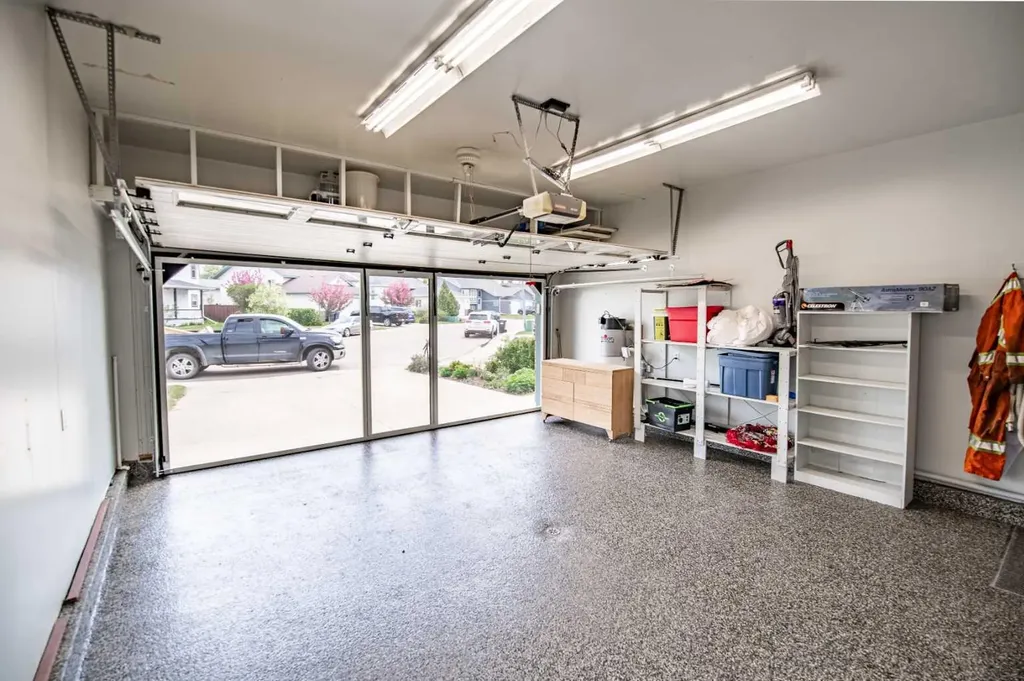 25 Fern Glade Crescent Sylvan Lake AB T4S 1Z6