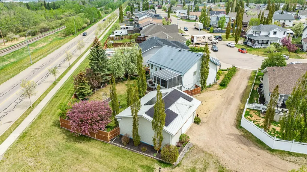 25 Fern Glade Crescent Sylvan Lake AB T4S 1Z6