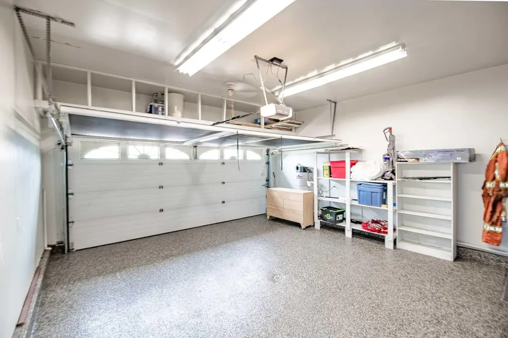 25 Fern Glade Crescent Sylvan Lake AB T4S 1Z6