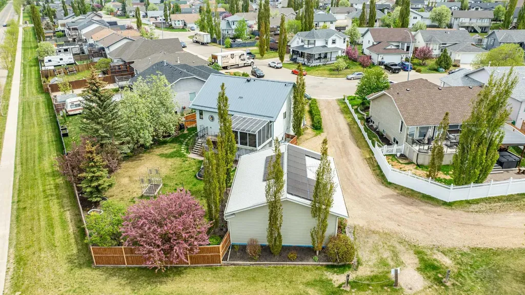 25 Fern Glade Crescent Sylvan Lake AB T4S 1Z6