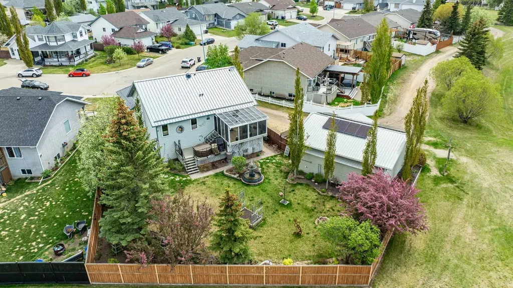 25 Fern Glade Crescent Sylvan Lake AB T4S 1Z6