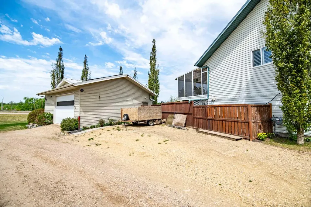 25 Fern Glade Crescent Sylvan Lake AB T4S 1Z6
