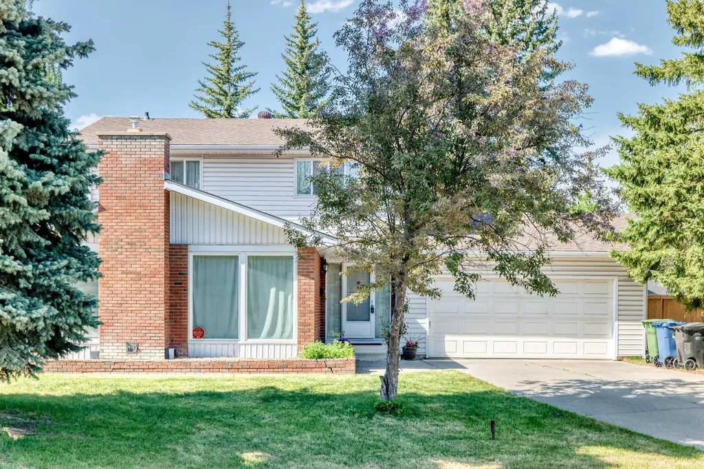 8 Varsdale Place NW Calgary AB T3A 0G7