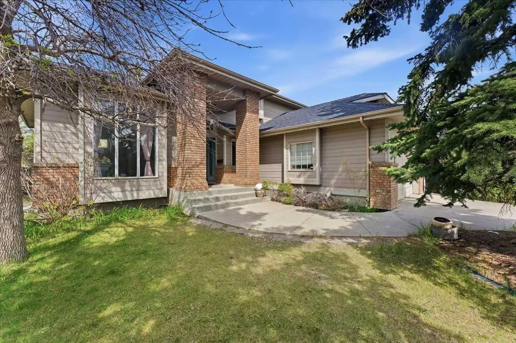 13919 Evergreen Street SW Calgary AB T2Y2X4