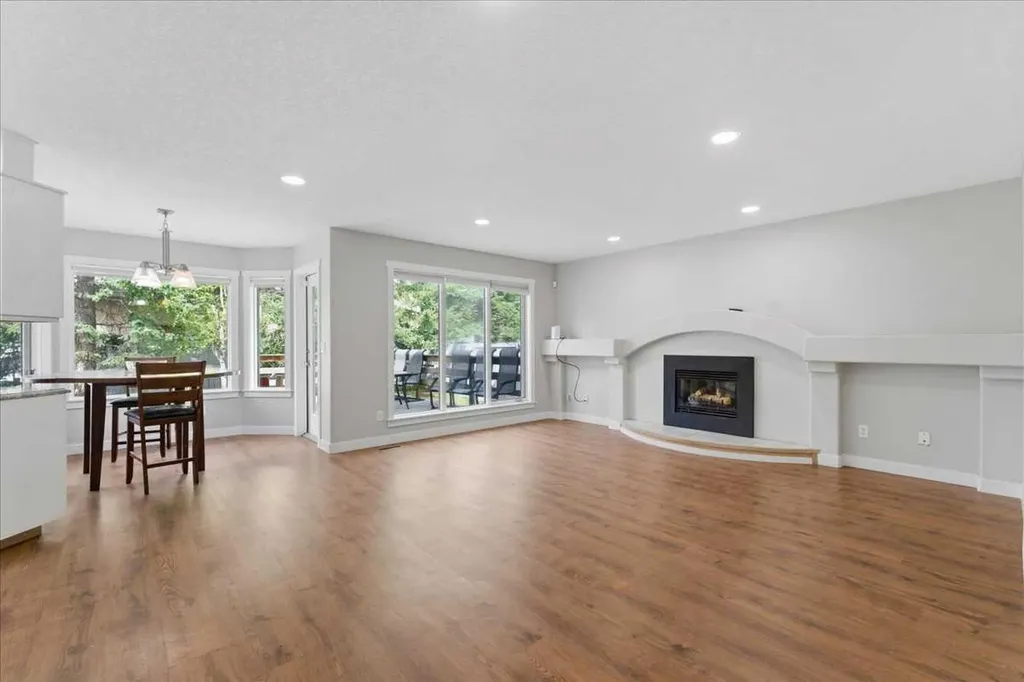13919 Evergreen Street SW Calgary AB T2Y2X4