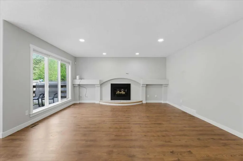 13919 Evergreen Street SW Calgary AB T2Y2X4