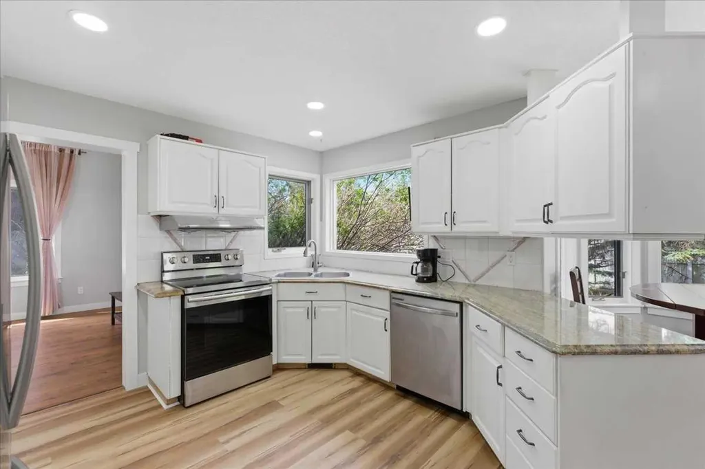 13919 Evergreen Street SW Calgary AB T2Y2X4