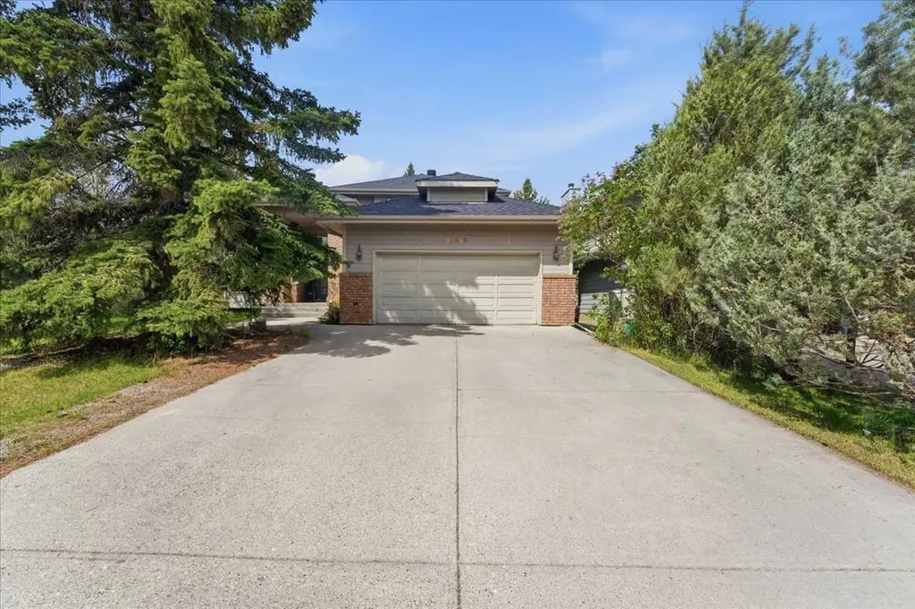 13919 Evergreen Street SW Calgary AB T2Y2X4