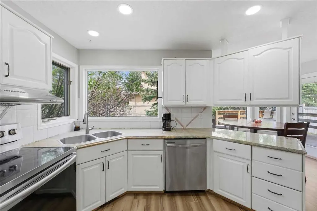 13919 Evergreen Street SW Calgary AB T2Y2X4