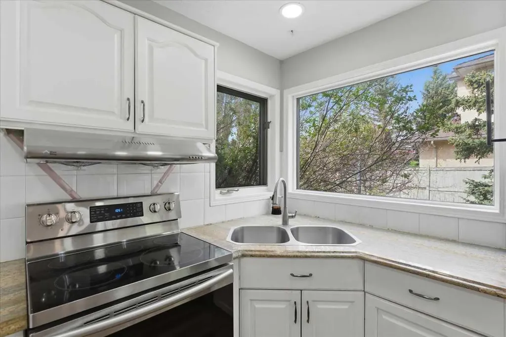 13919 Evergreen Street SW Calgary AB T2Y2X4