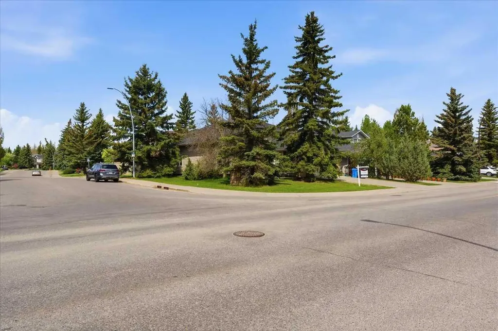 13919 Evergreen Street SW Calgary AB T2Y2X4