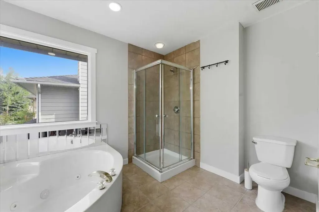13919 Evergreen Street SW Calgary AB T2Y2X4