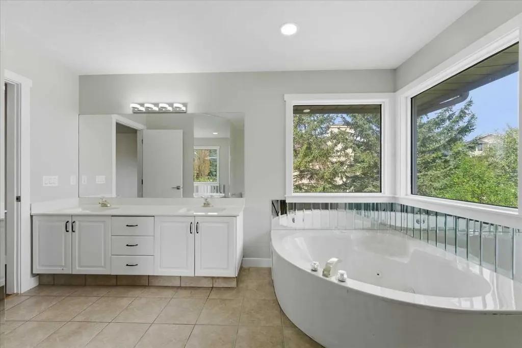 13919 Evergreen Street SW Calgary AB T2Y2X4