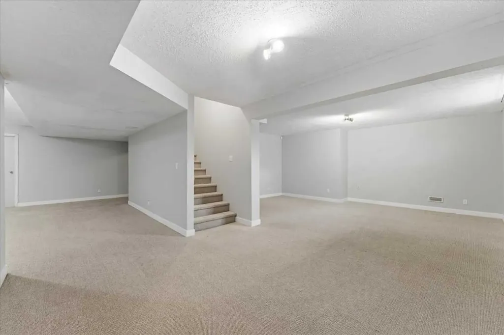 13919 Evergreen Street SW Calgary AB T2Y2X4
