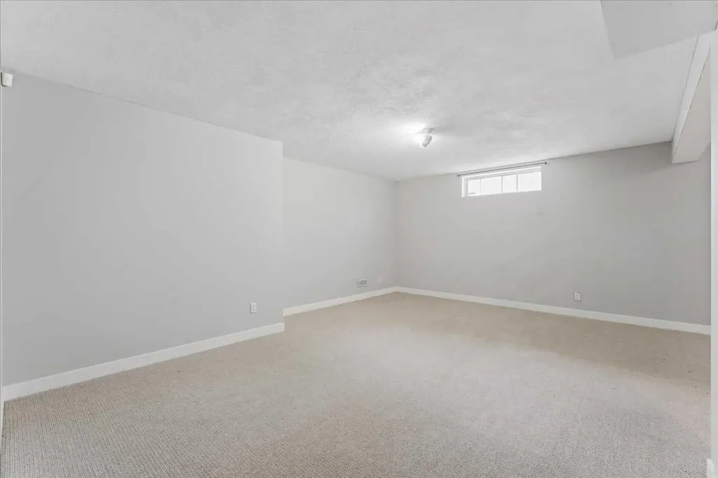 13919 Evergreen Street SW Calgary AB T2Y2X4