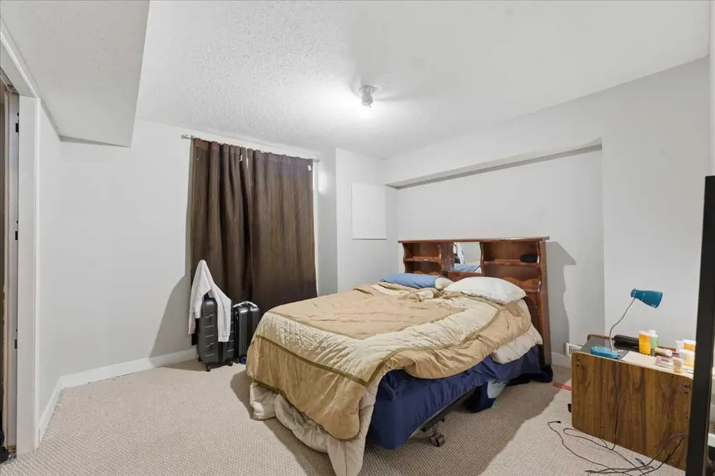 13919 Evergreen Street SW Calgary AB T2Y2X4