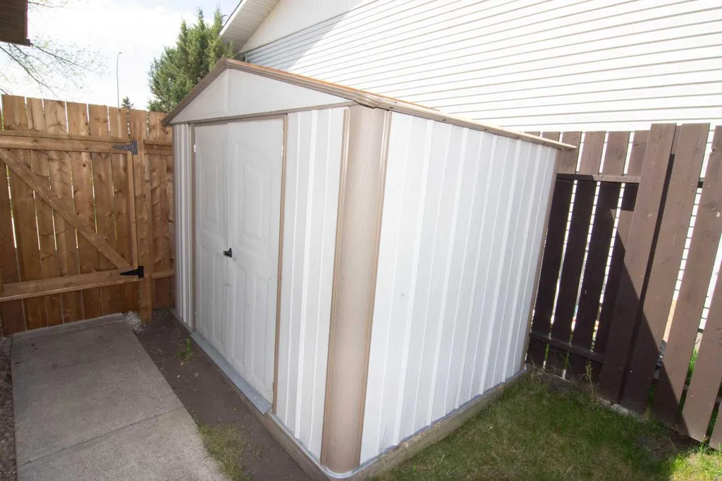 340 Templeton Circle NE Calgary AB T1Y 4L7