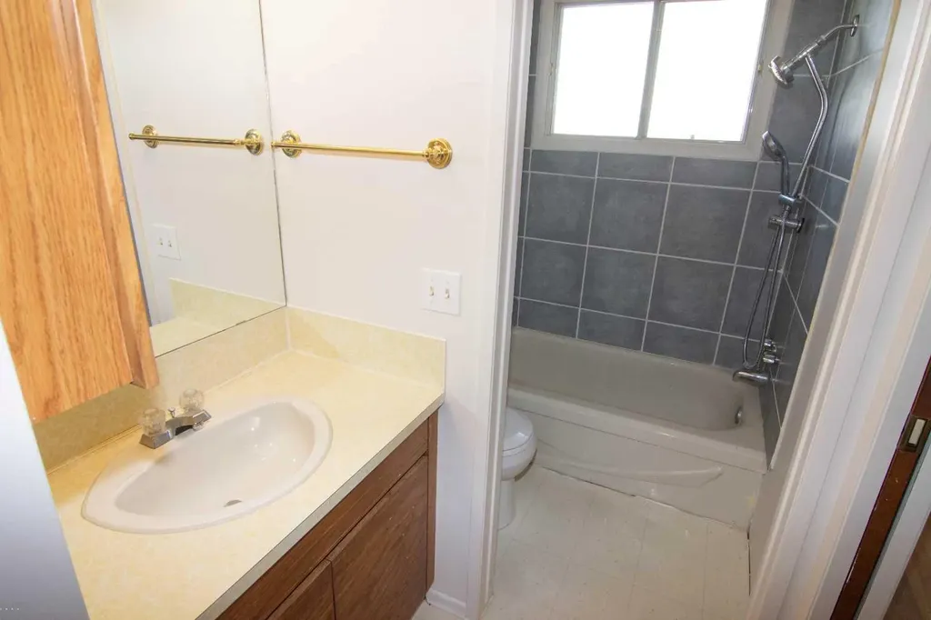 340 Templeton Circle NE Calgary AB T1Y 4L7