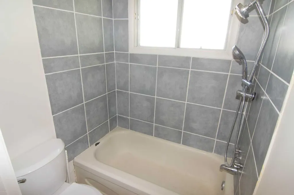 340 Templeton Circle NE Calgary AB T1Y 4L7
