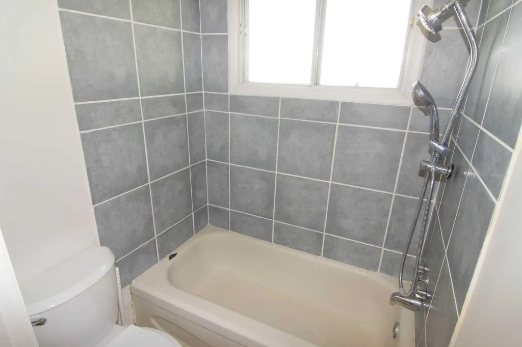 340 Templeton Circle NE Calgary AB T1Y 4L7