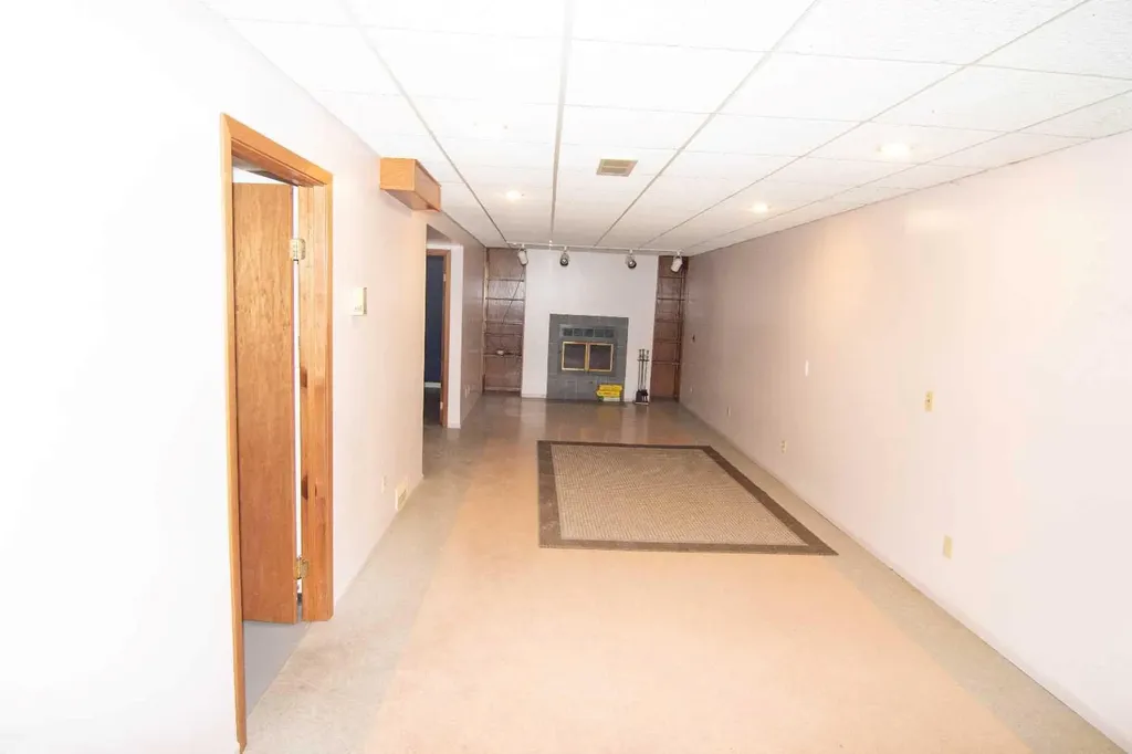 340 Templeton Circle NE Calgary AB T1Y 4L7