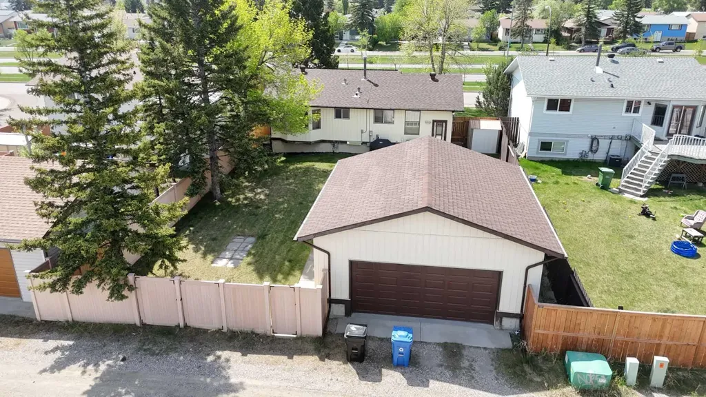 340 Templeton Circle NE Calgary AB T1Y 4L7