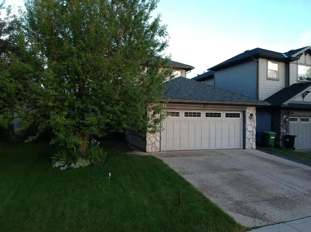 34 Kingsland Heights SE Airdrie AB T4A 0A3