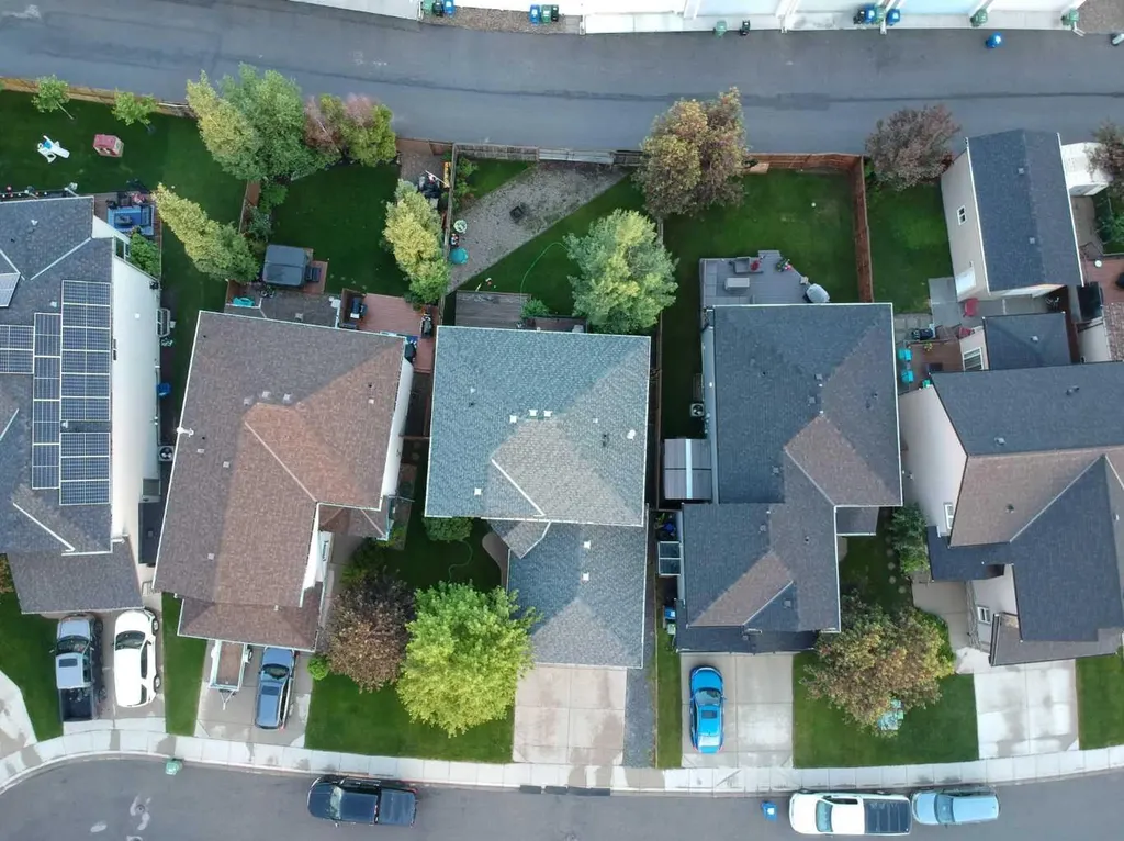 34 Kingsland Heights SE Airdrie AB T4A 0A3