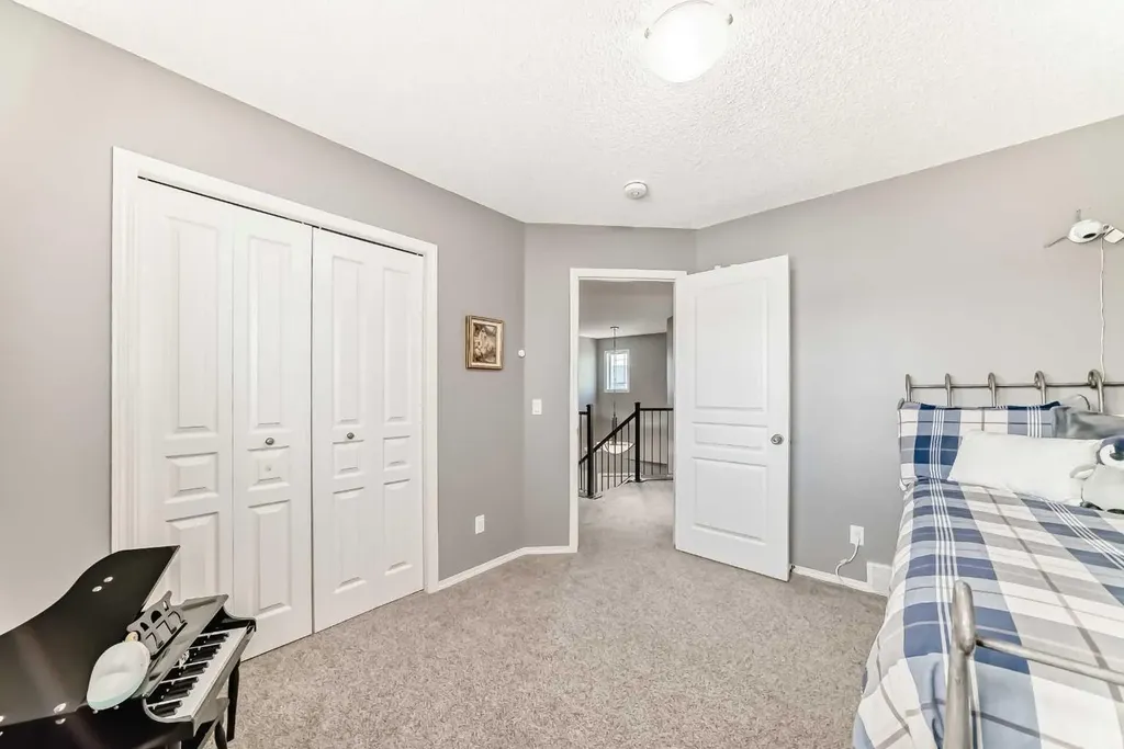 34 Kingsland Heights SE Airdrie AB T4A 0A3