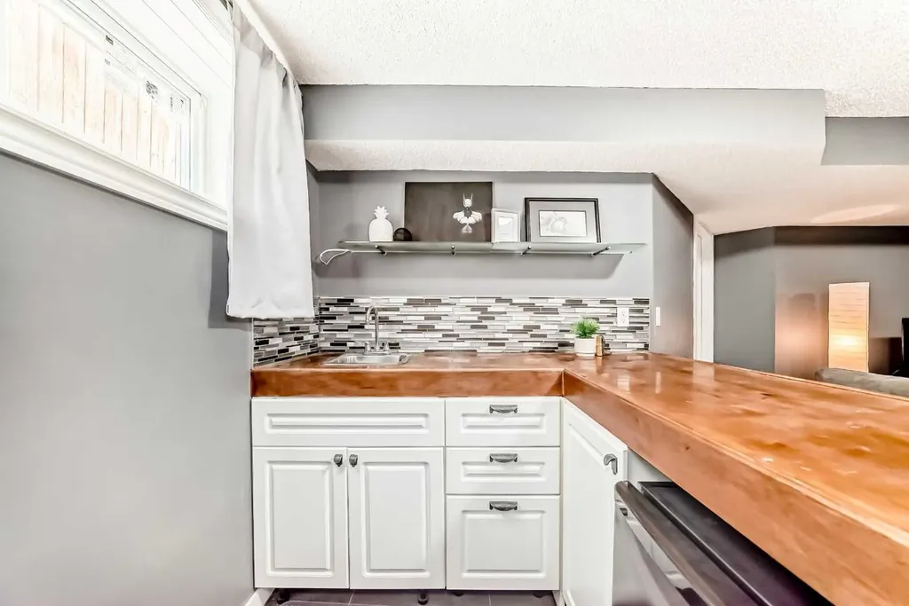 34 Kingsland Heights SE Airdrie AB T4A 0A3
