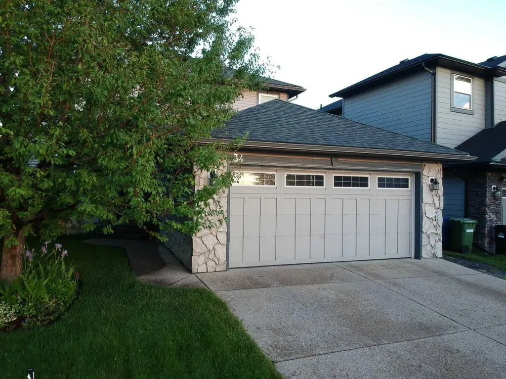34 Kingsland Heights SE Airdrie AB T4A 0A3