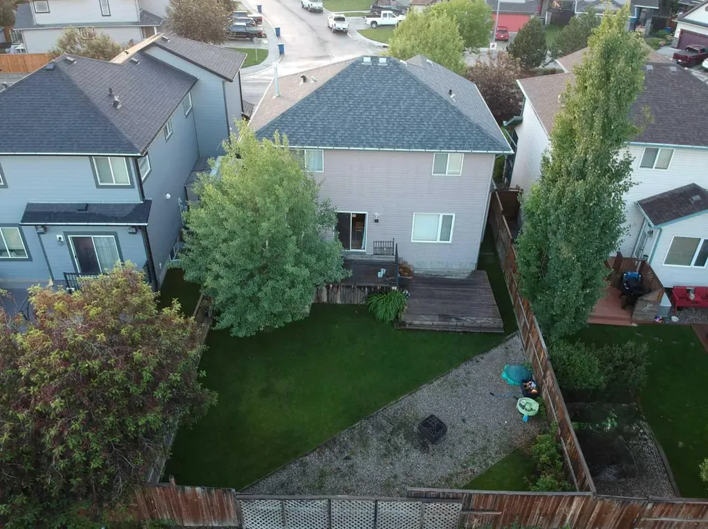 34 Kingsland Heights SE Airdrie AB T4A 0A3