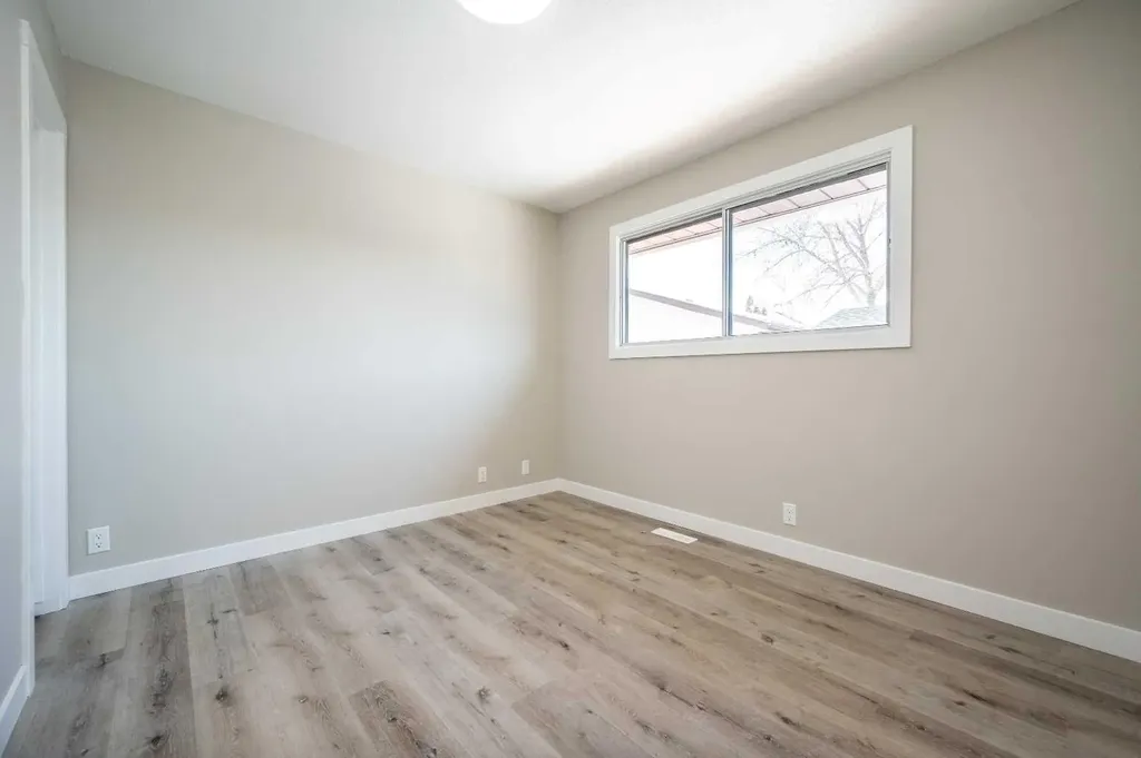 255 Castleridge Drive NE Calgary AB T3J 1P3