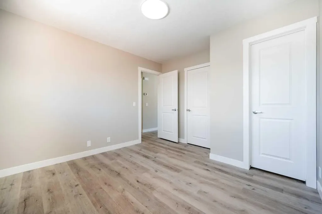 255 Castleridge Drive NE Calgary AB T3J 1P3