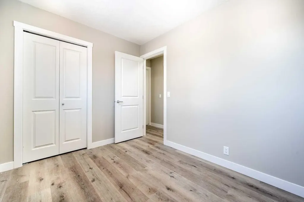 255 Castleridge Drive NE Calgary AB T3J 1P3