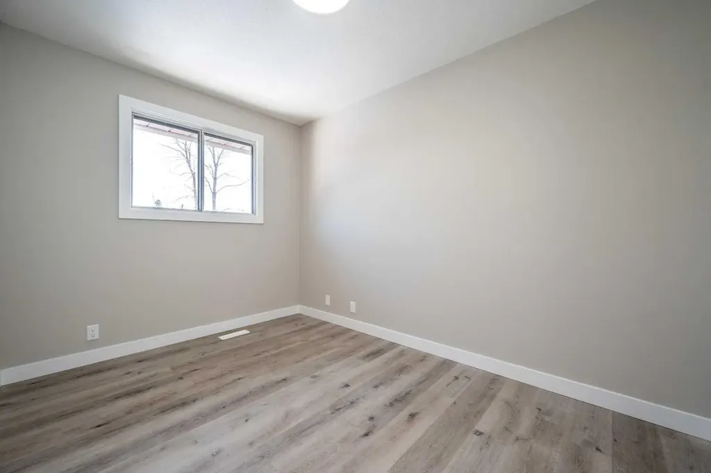 255 Castleridge Drive NE Calgary AB T3J 1P3