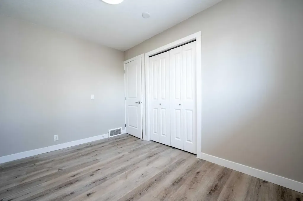 255 Castleridge Drive NE Calgary AB T3J 1P3