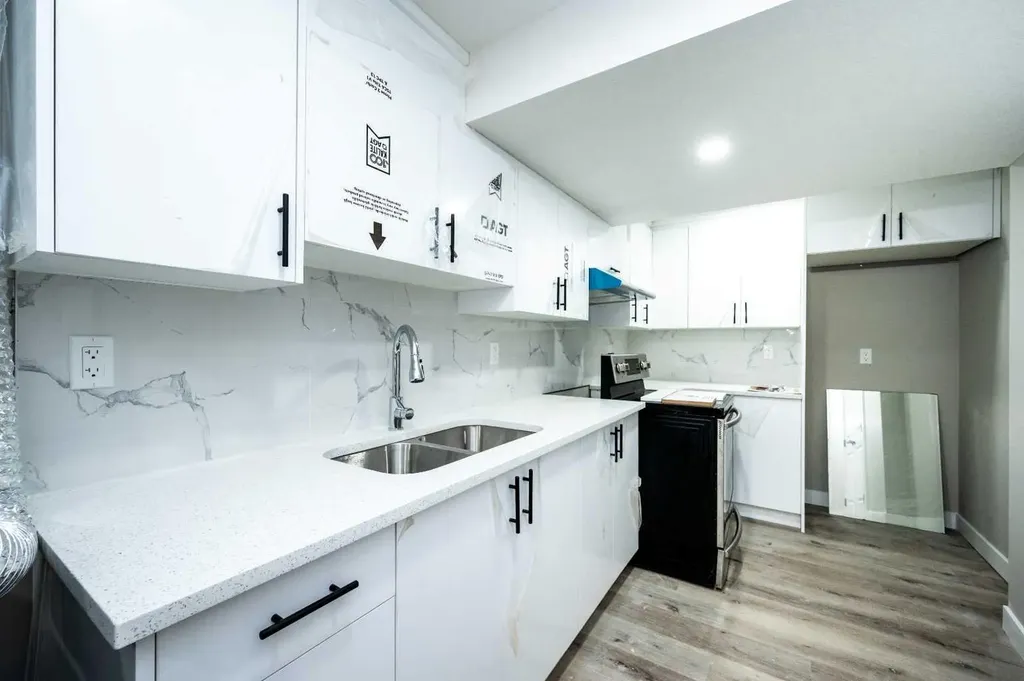 255 Castleridge Drive NE Calgary AB T3J 1P3