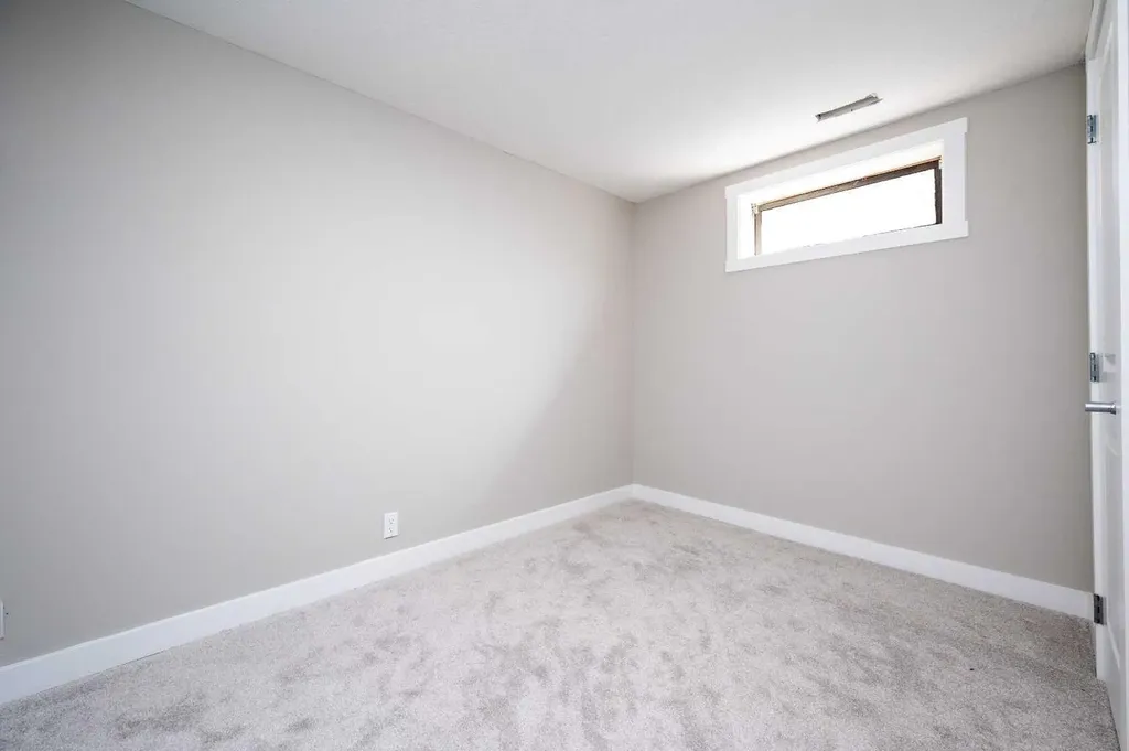 255 Castleridge Drive NE Calgary AB T3J 1P3