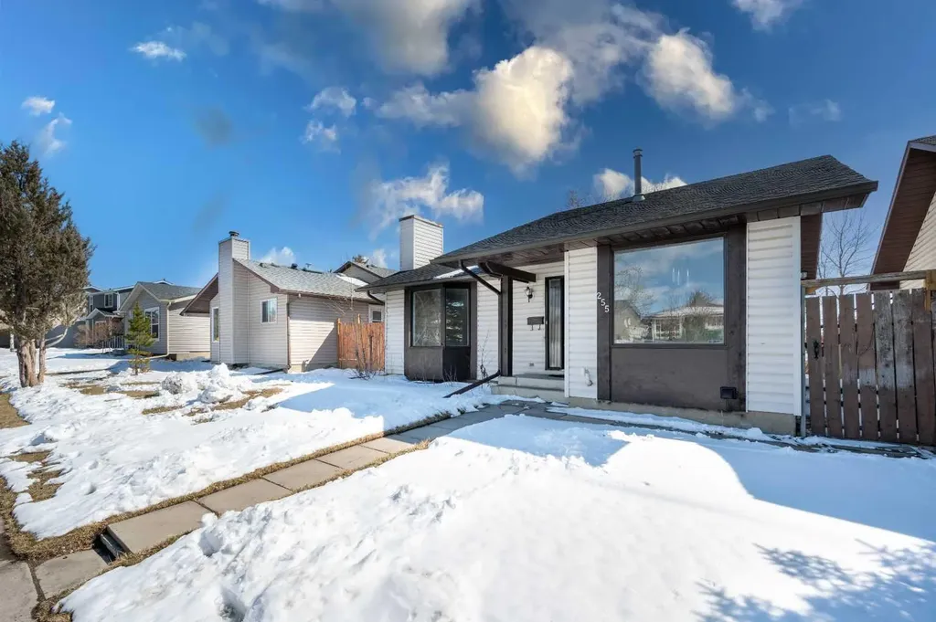 255 Castleridge Drive NE Calgary AB T3J 1P3