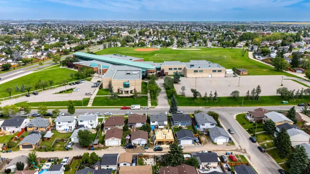 255 Castleridge Drive NE Calgary AB T3J 1P3