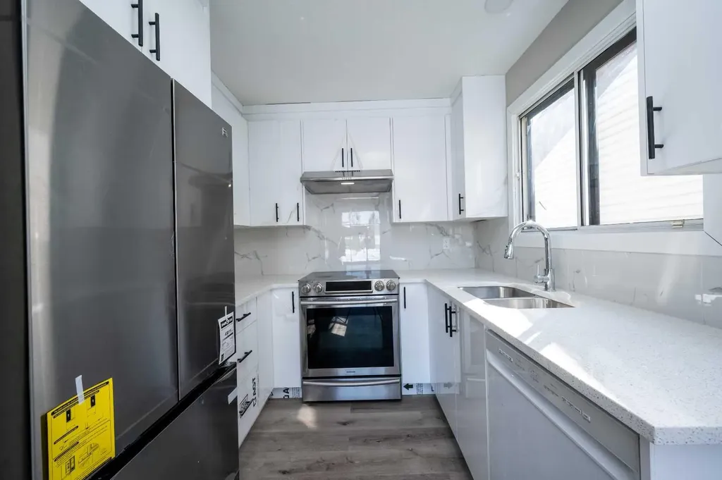 255 Castleridge Drive NE Calgary AB T3J 1P3