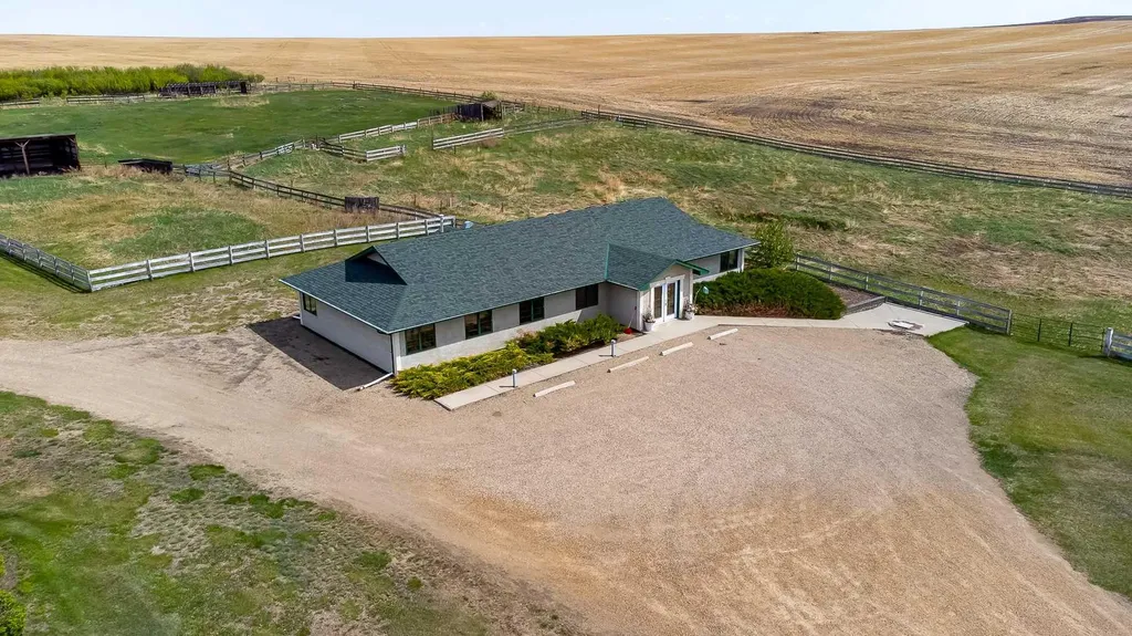 234078 Highway 9 Rural Kneehill County AB T0M 0L0