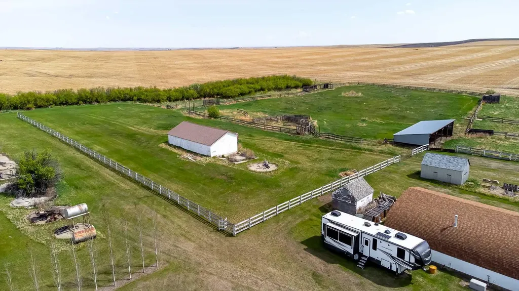 234078 Highway 9 Rural Kneehill County AB T0M 0L0