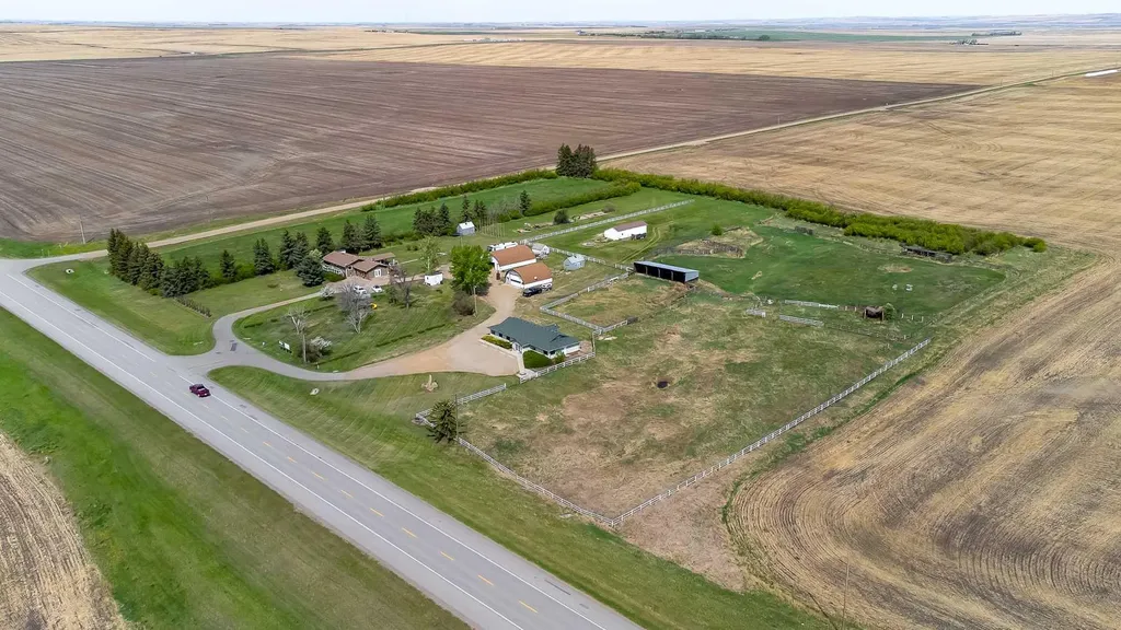 234078 Highway 9 Rural Kneehill County AB T0M 0L0