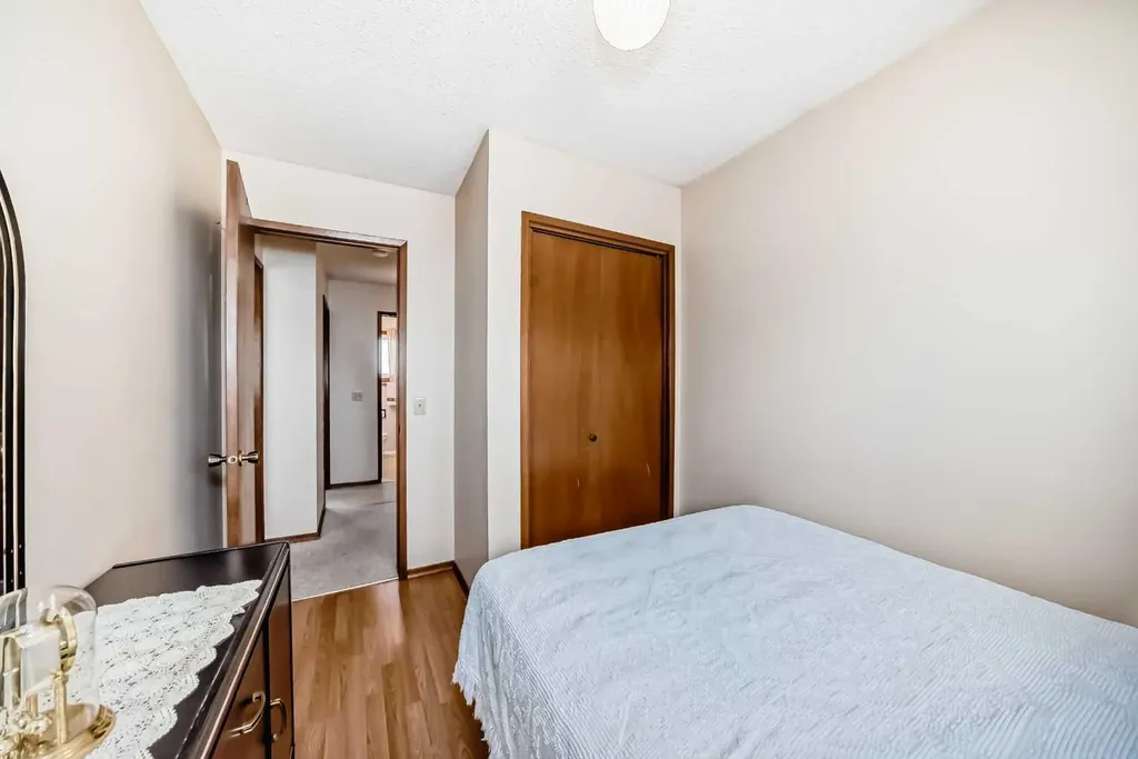 970 Berkley Drive NW Calgary AB T3K 1A2