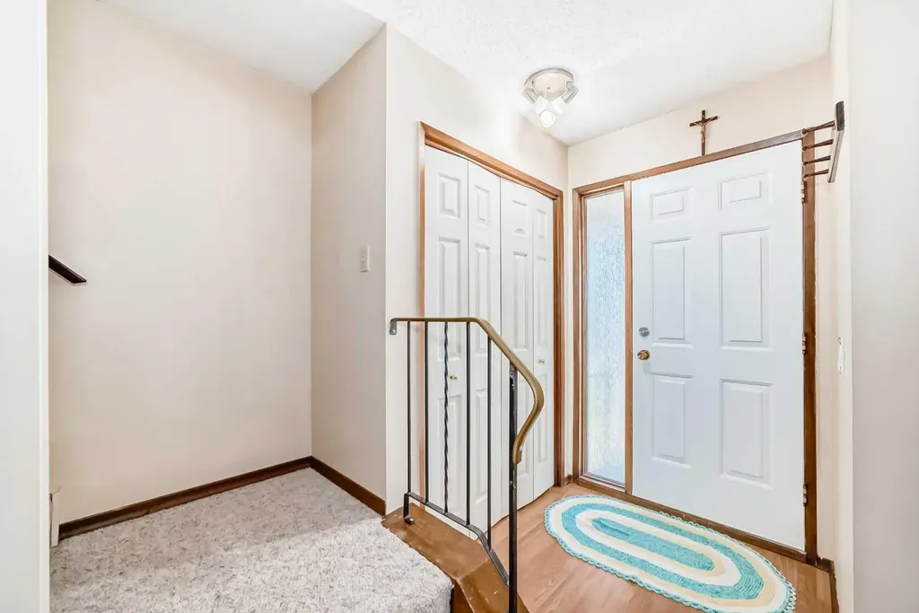 970 Berkley Drive NW Calgary AB T3K 1A2