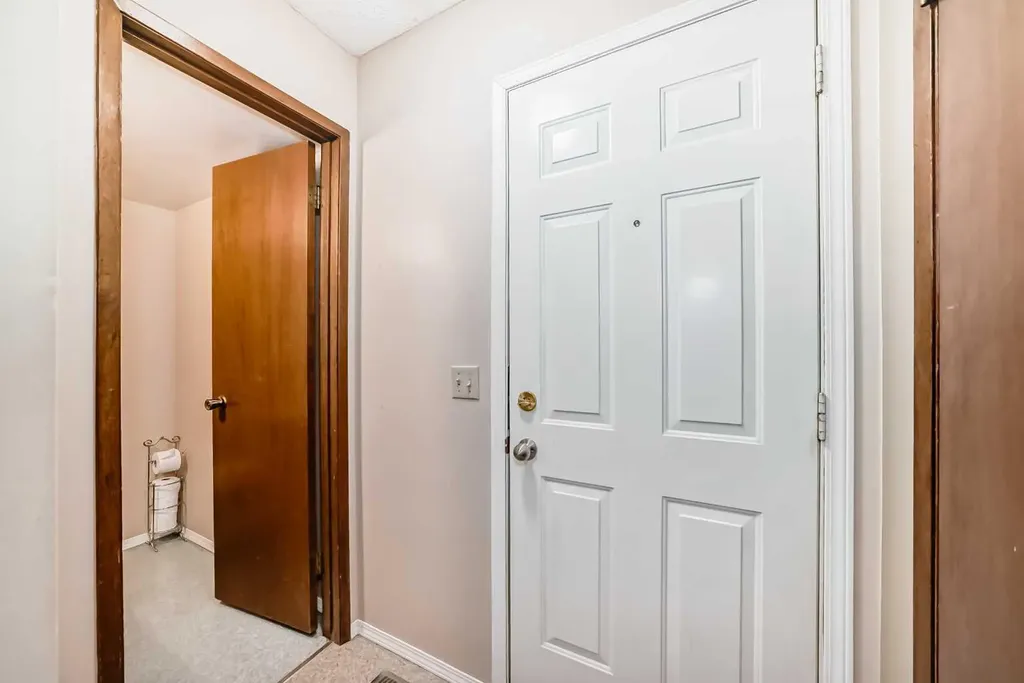 970 Berkley Drive NW Calgary AB T3K 1A2