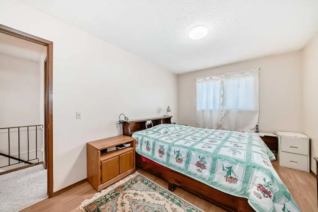 970 Berkley Drive NW Calgary AB T3K 1A2