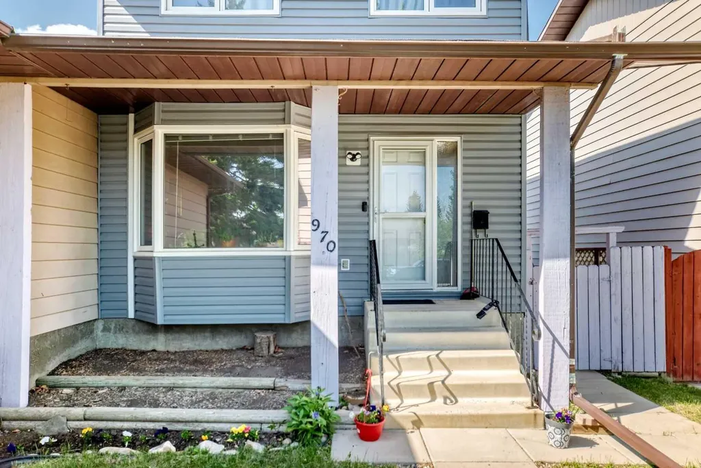 970 Berkley Drive NW Calgary AB T3K 1A2
